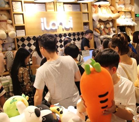 戀惠優(yōu)品 快時尚百貨產品與店鋪裝修設計解析